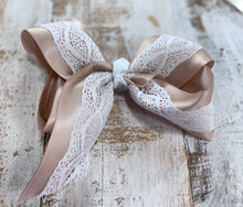 Load image into Gallery viewer, King Boutique Bow with Tail