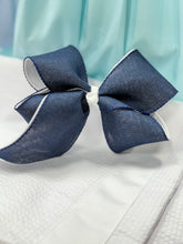 Load image into Gallery viewer, King Boutique Bow with Tail