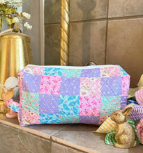 Load image into Gallery viewer, Quilted Travel Bags
