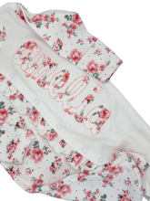 Load image into Gallery viewer, Newborn Floral Splits Romper with Applique
