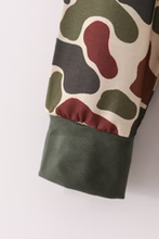 Load image into Gallery viewer, Camo Pullover

