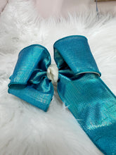 Load image into Gallery viewer, Large Iridescent Double Layer Bow Collection

