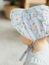 Load image into Gallery viewer, Dainty Daisy Sunbonnet
