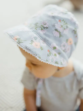 Load image into Gallery viewer, Dainty Daisy Sunbonnet
